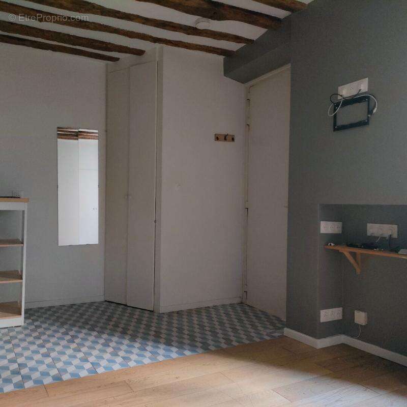 Studio de charme refait à neuf- Faubourg Saint-Antoine-vendu loué- - photo 12