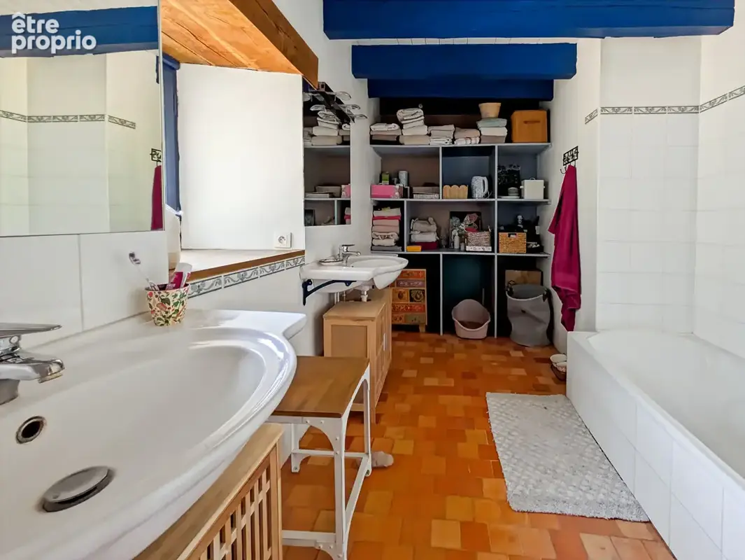 Maison en pierre  avec dépendances - 317 m² - 4 chambres - 8 pièces - Noyal sous Bazouges (35560) - photo 11