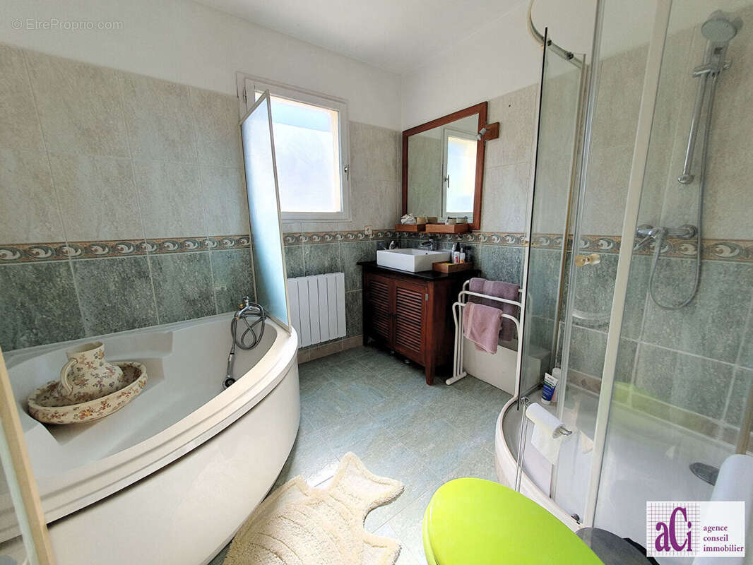 Maison à L'HAY-LES-ROSES