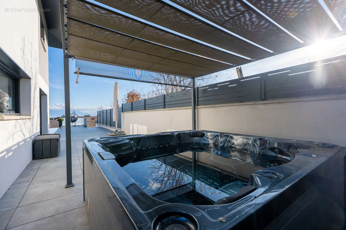 Maison à DIVONNE-LES-BAINS