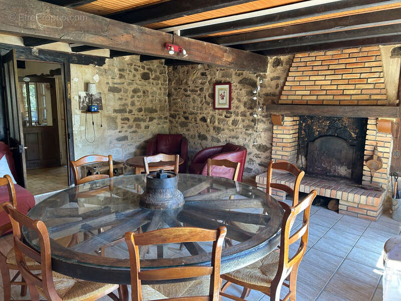 Maison à CHANTECORPS