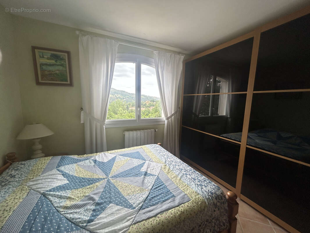 Magrie - Villa de plain-pied sur terrain arboré de 4709m2- Piscine et dépendances - photo 10