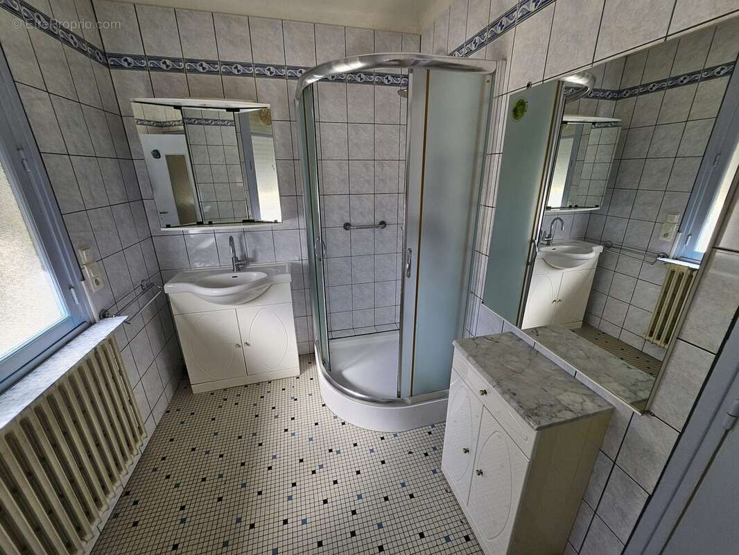 Maison 93 m² à Le Pin  - photo 7
