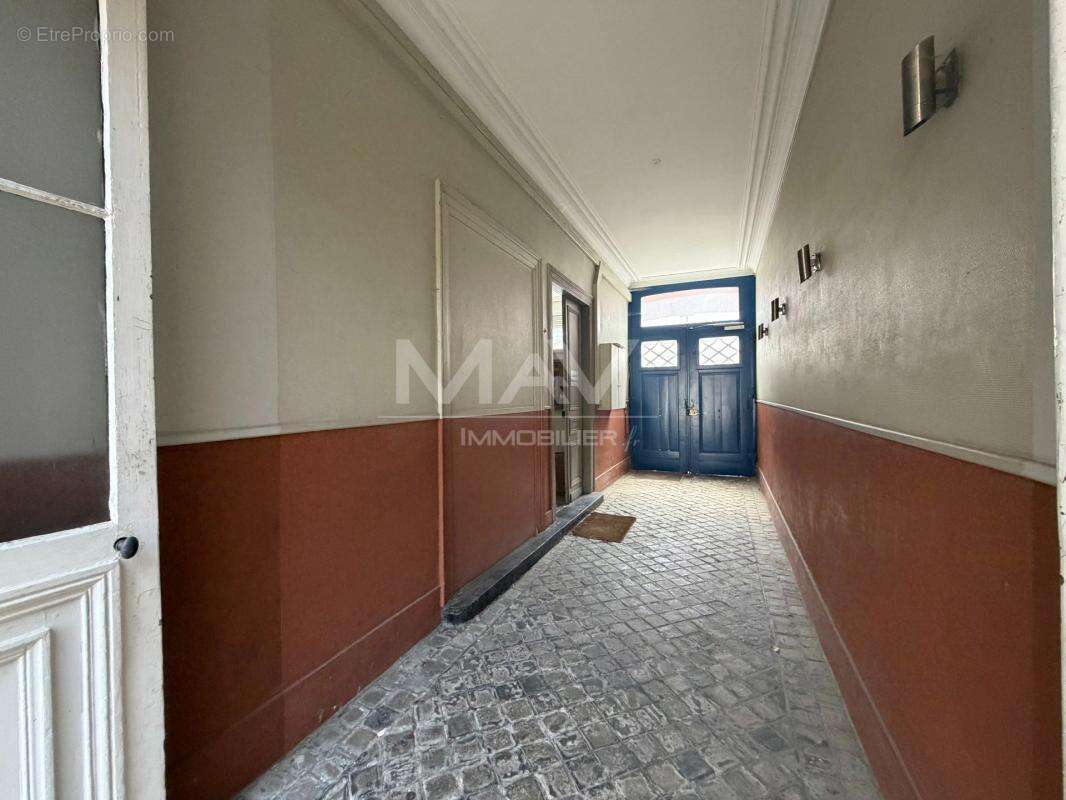Appartement 230 m² à Tourcoing  - photo 2