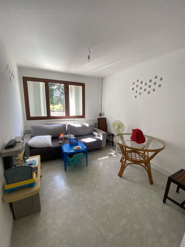 Appartement à LIMOURS