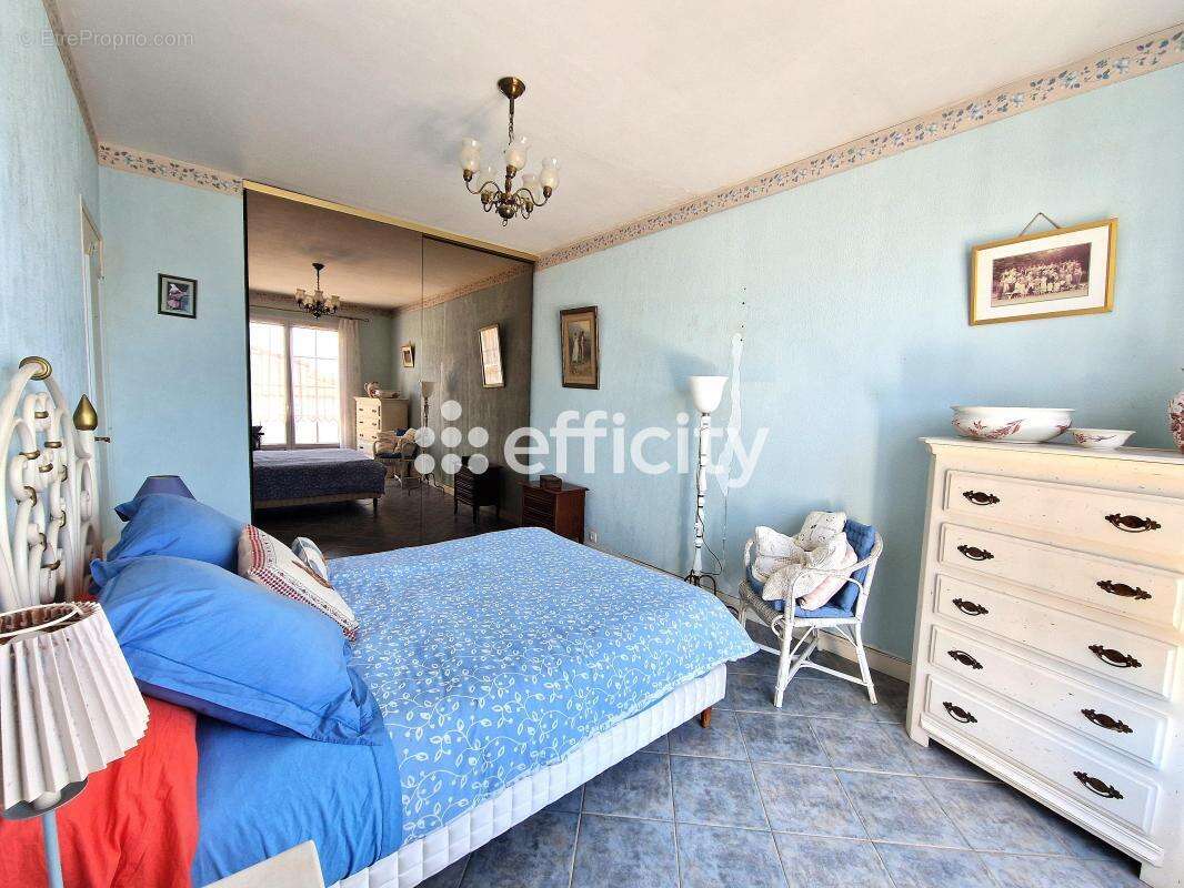 Maison à VAUX-SUR-MER