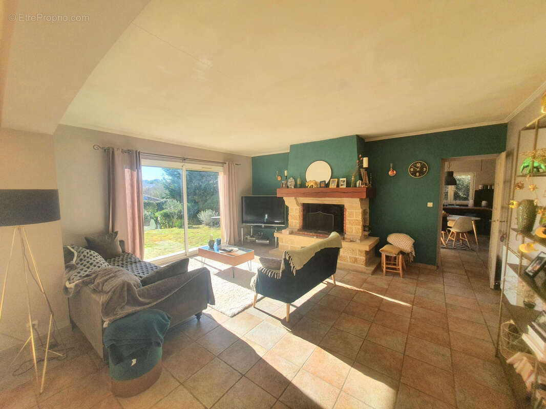 Maison à COMBAILLAUX