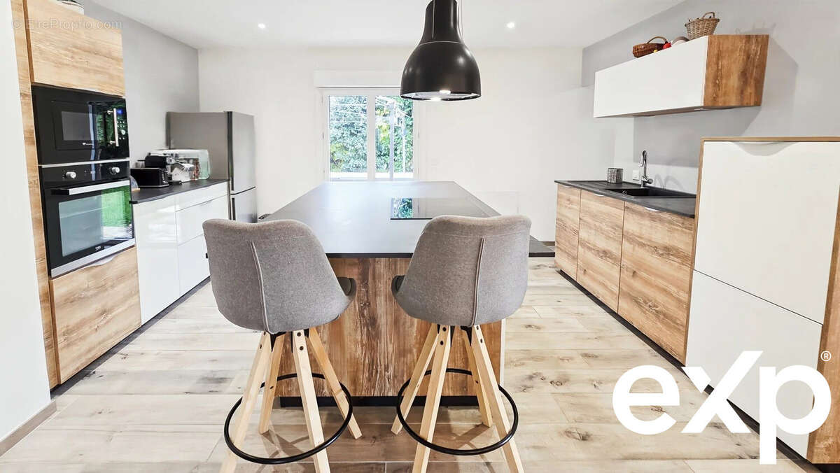 Maison à CHENS-SUR-LEMAN