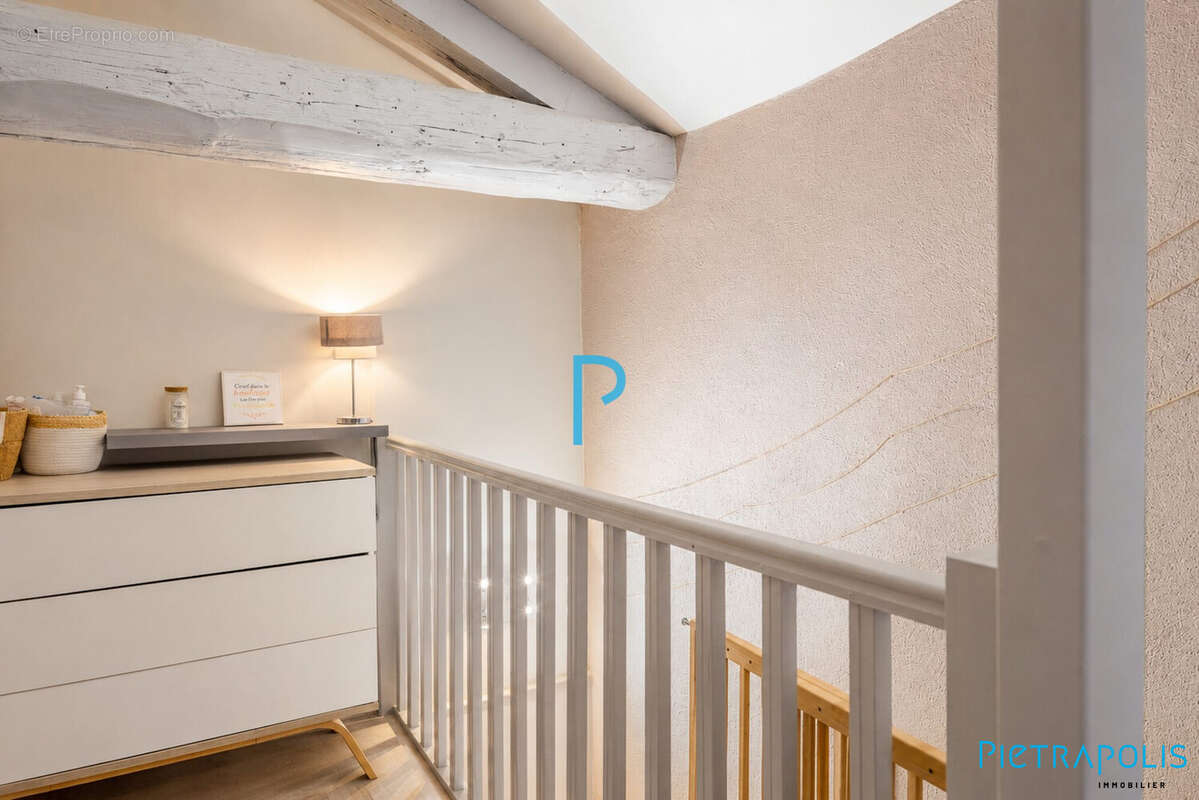 Maison 100 m² à Pontcharra-Sur-Turdine  - photo 8