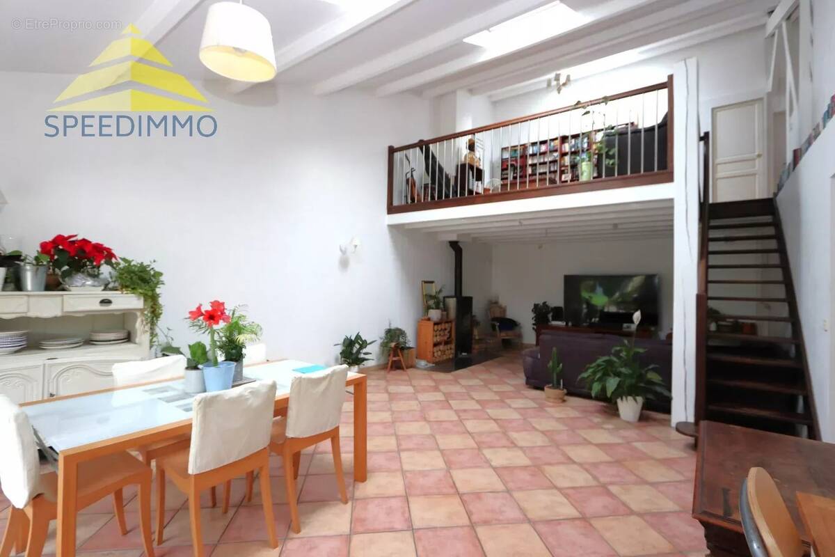 Maison à VILLECRESNES