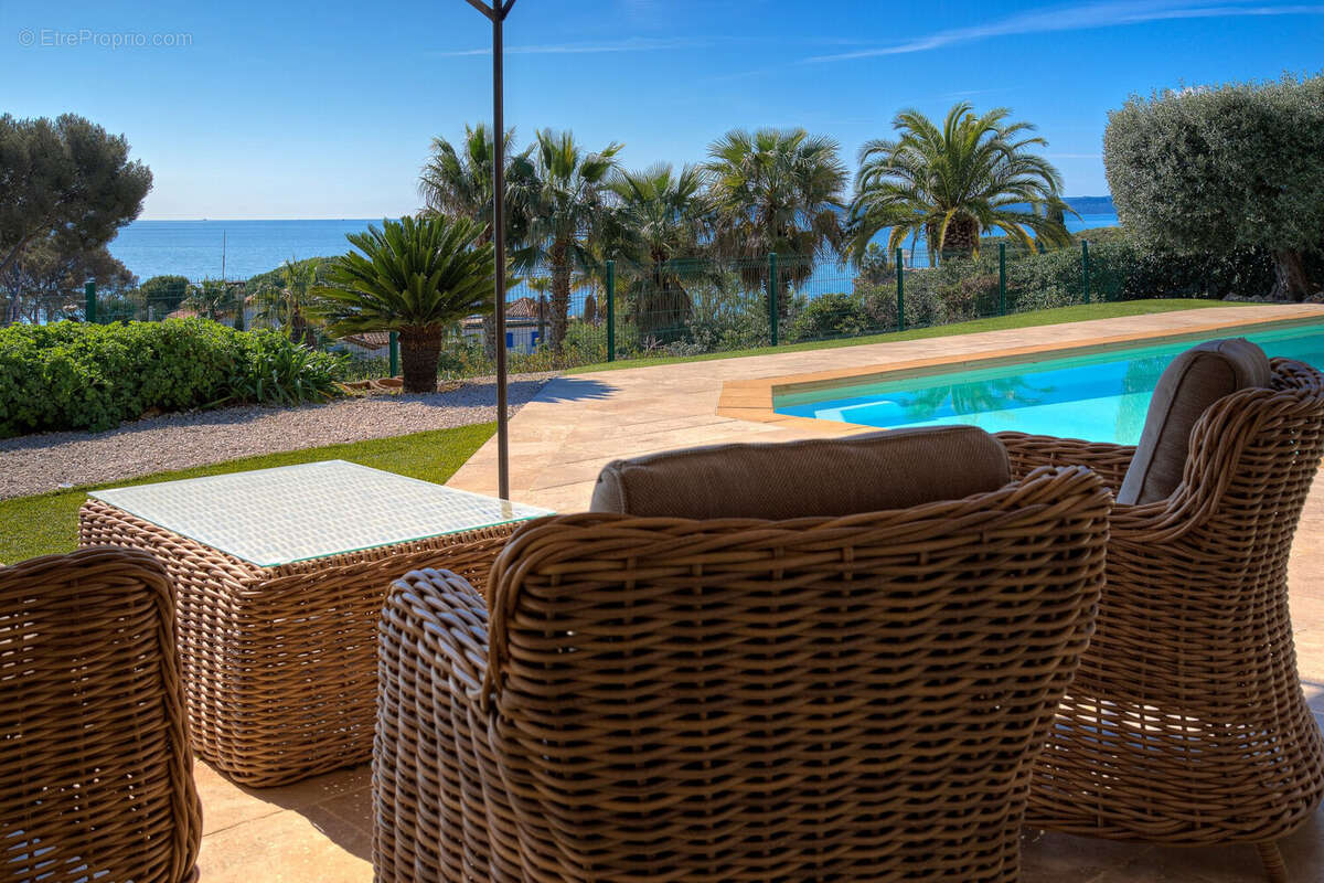 Maison à ROQUEBRUNE-SUR-ARGENS