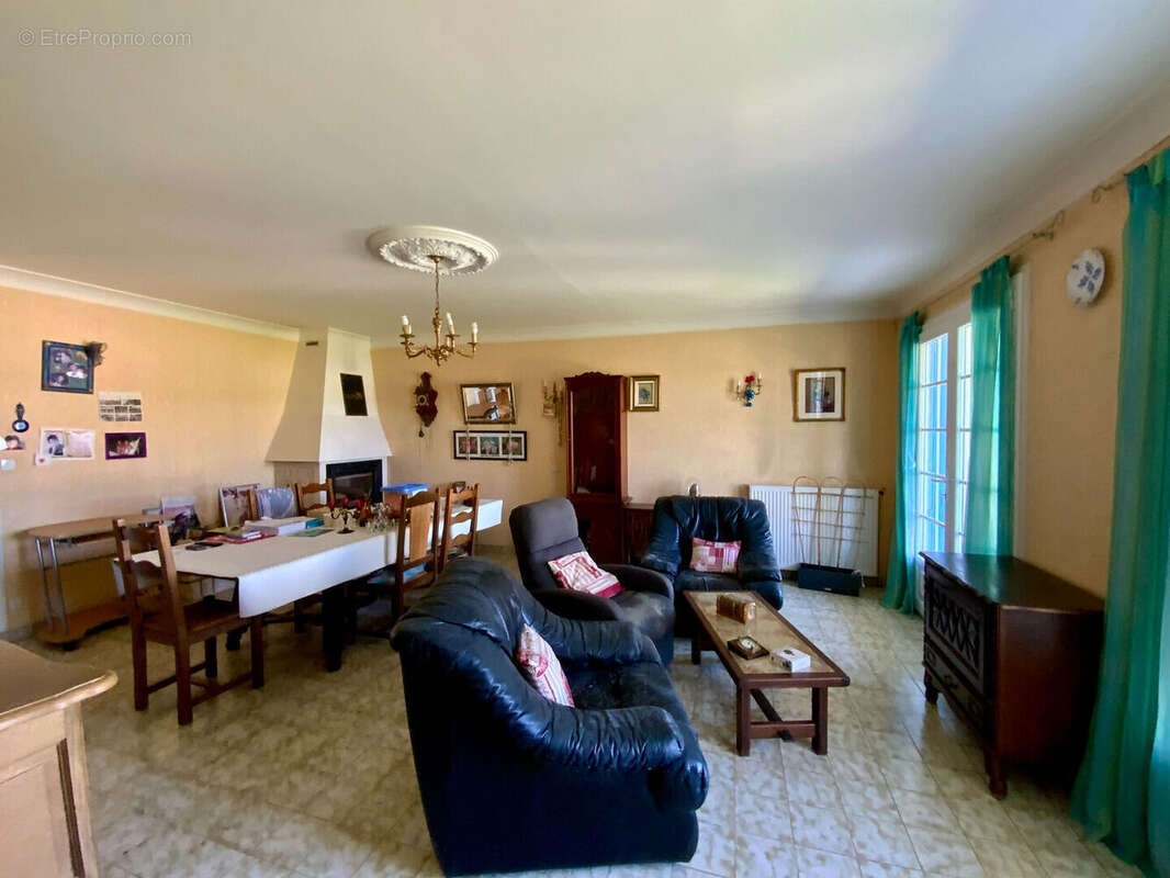 Maison Jonzac 6 pièce(s) 140 m2  et sous sol - photo 13