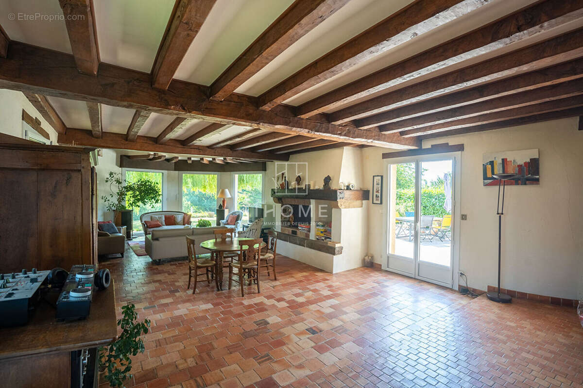 Maison à MONTREUIL-SUR-MAINE