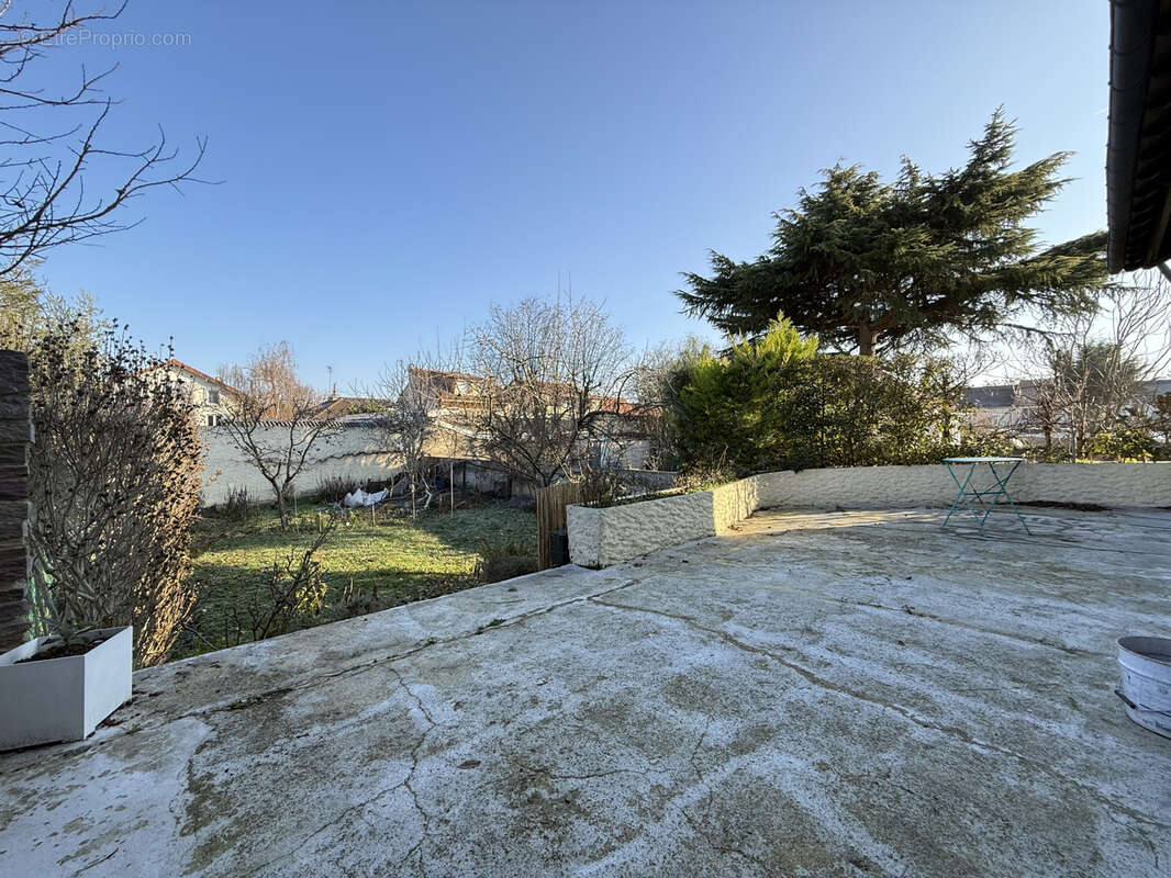 Maison à LE BLANC-MESNIL