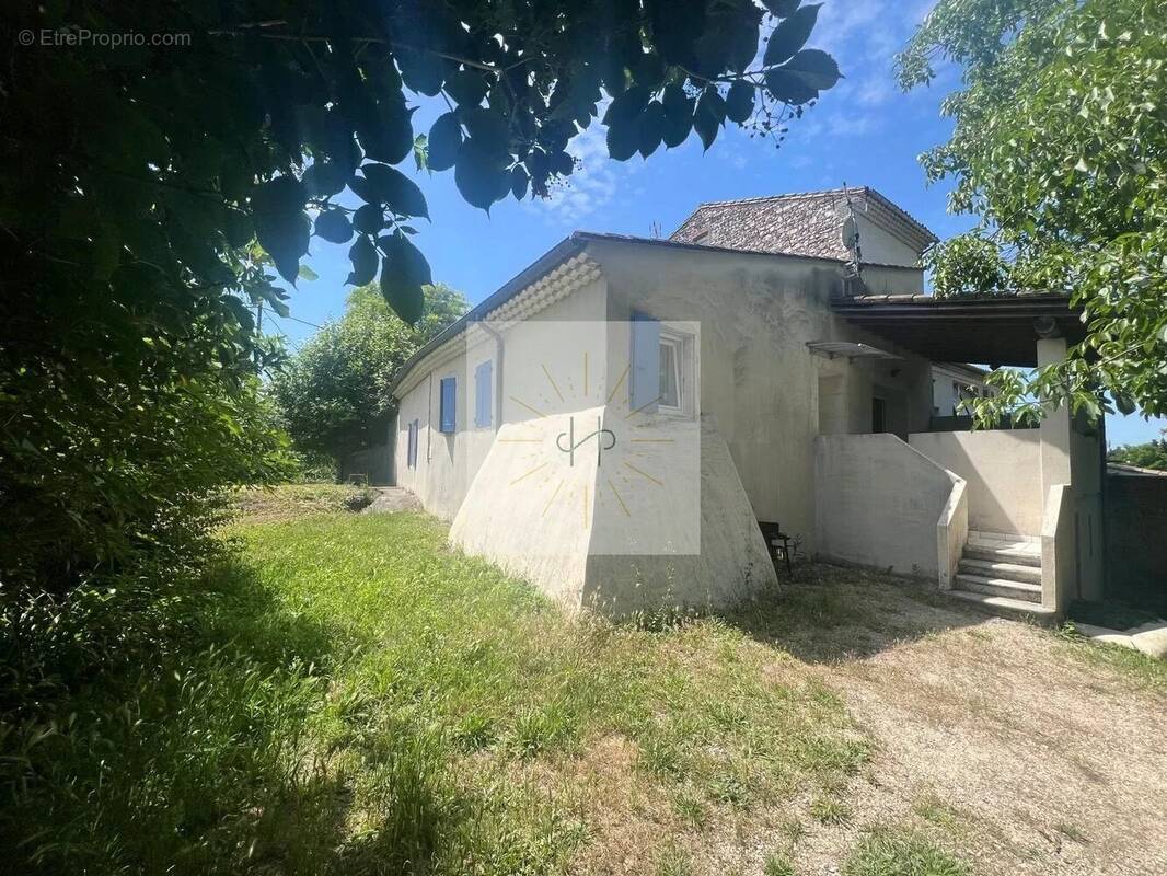 Maison à MONTELIMAR