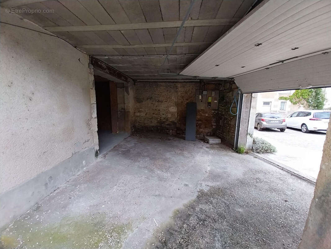 Autre à SAINT-BENOIT