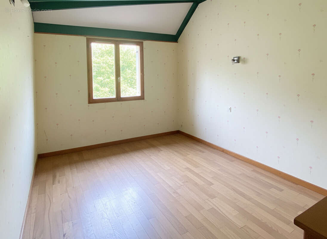 Maison à MONTHUCHON