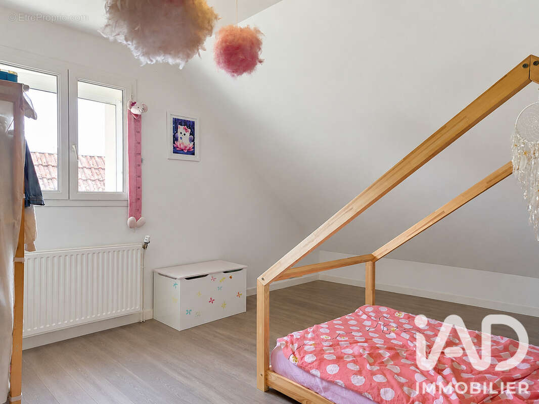 Maison 162 m² à Chambornay-Les-Pin  - photo 9