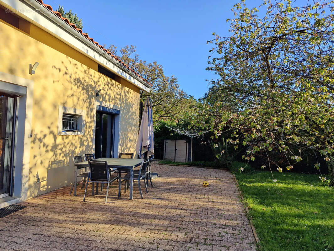 Maison à CHAZAY-D'AZERGUES