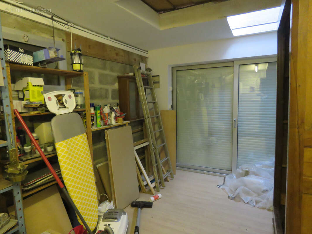 Maison à NOTRE-DAME-DE-SANILHAC