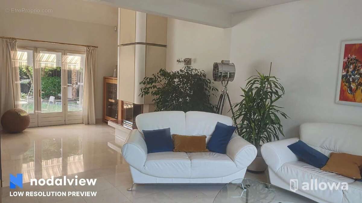 Maison à CHANTELOUP-LES-VIGNES