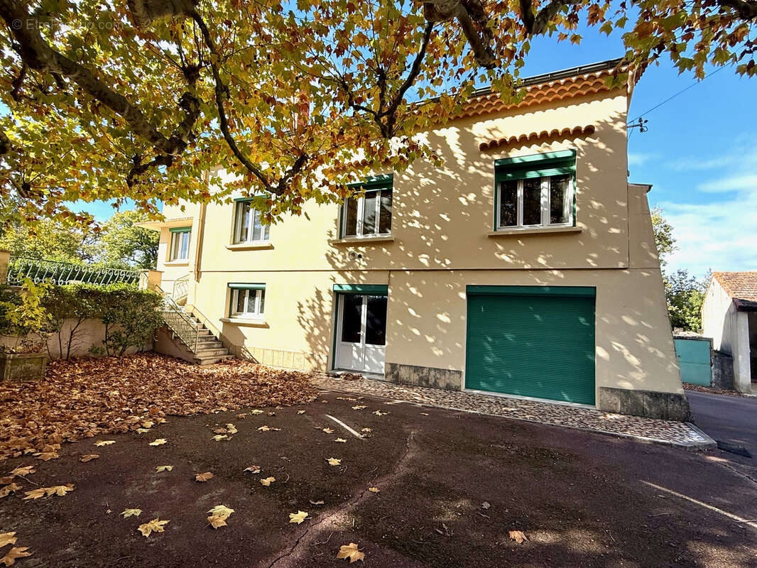 Maison à SUZE-LA-ROUSSE