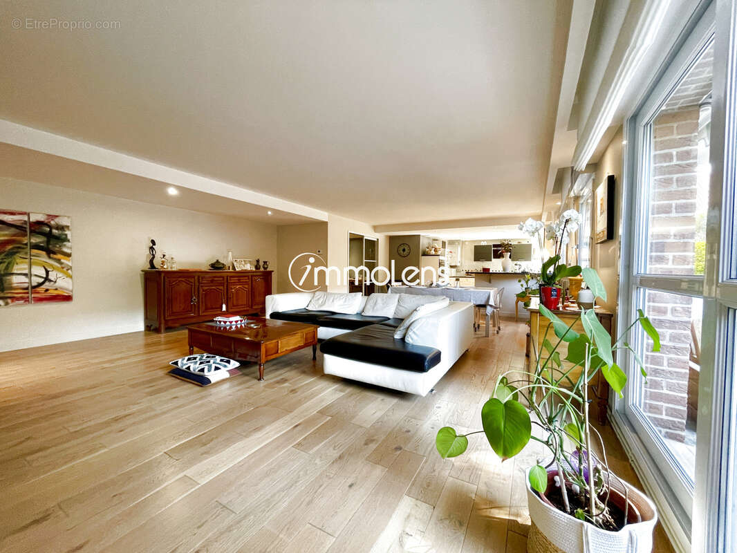 LENS Appartement T4 145m2 standing - terrasse - garage - photo 22