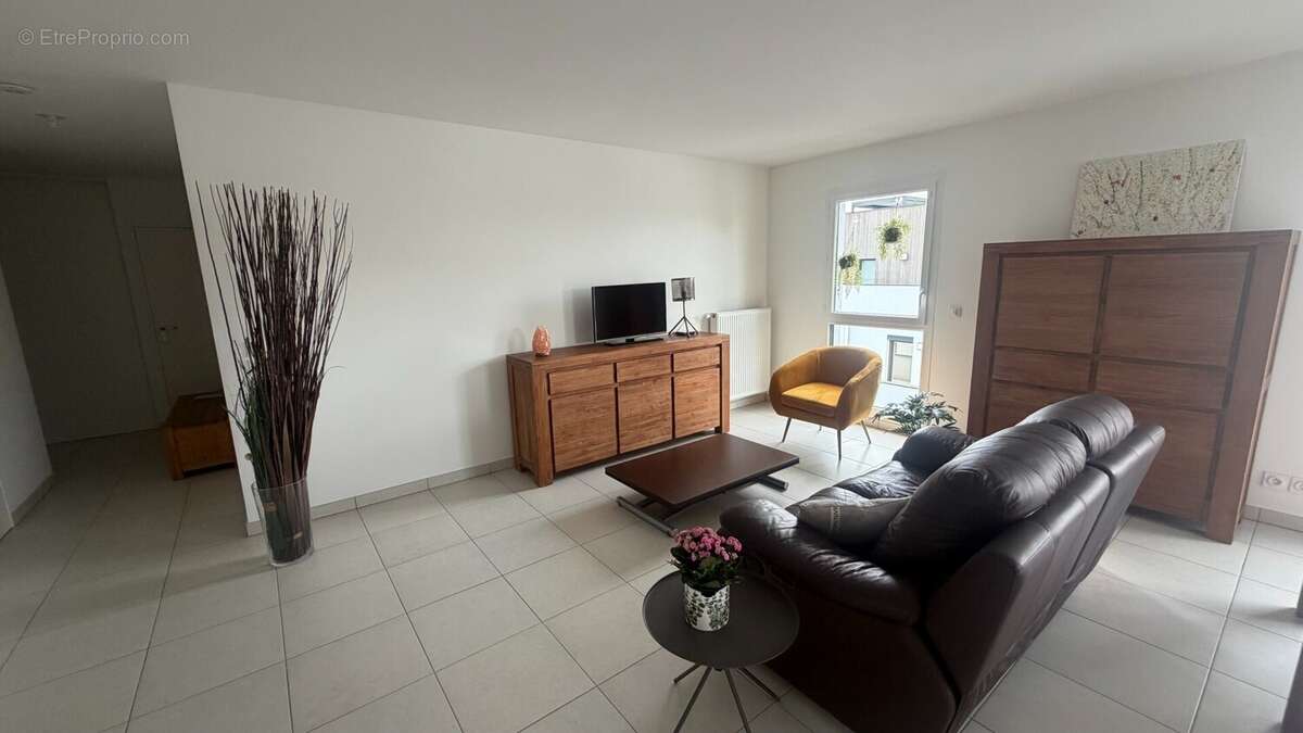 Appartement à vendre à Ville La Grand T4 Salon - Appartement à VILLE-LA-GRAND
