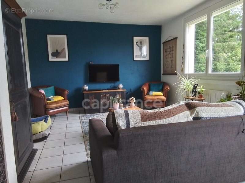 Maison rénovée 3 chambres – Vue dégagée – Sous sol - Sans vis à vis – 10 minutes de Carhaix - 50 minutes des plages - photo 4