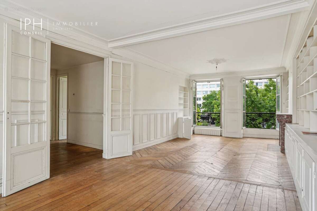 Appartement à NEUILLY-SUR-SEINE