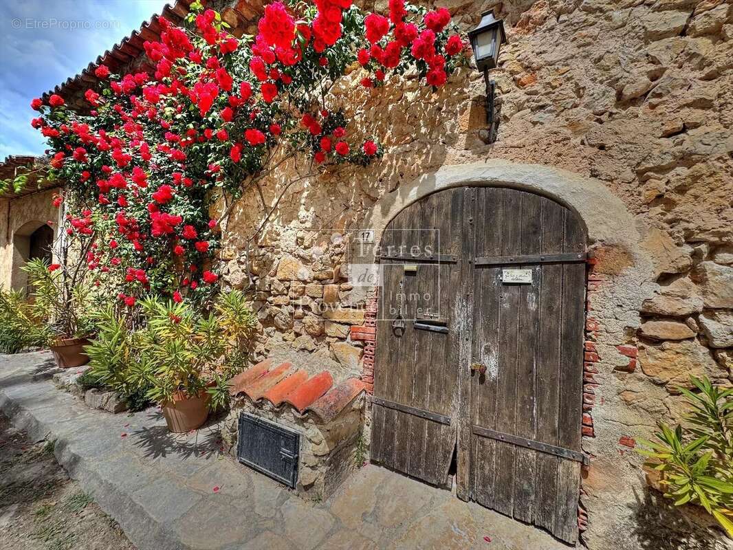 Maison à ENTRECASTEAUX