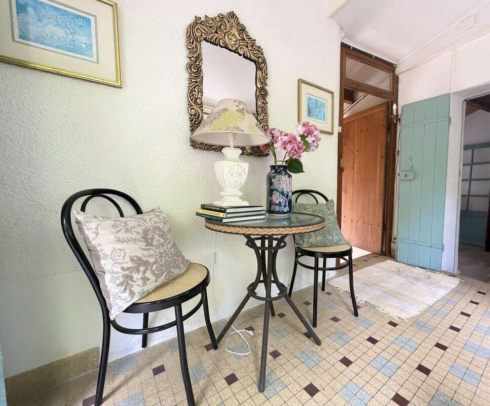 Maison à MAUZAC-ET-GRAND-CASTANG