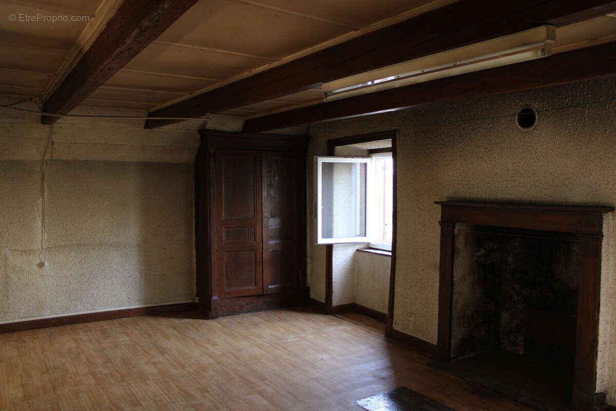Maison à CONDAT