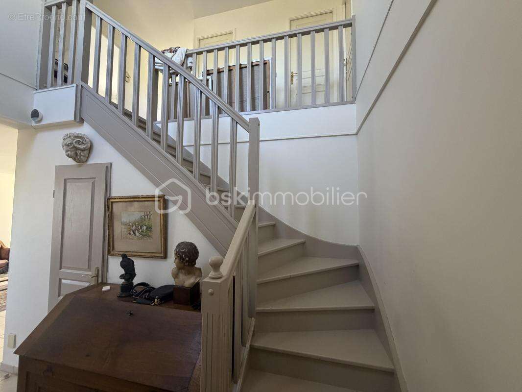 Maison à MAGNY-LE-HONGRE