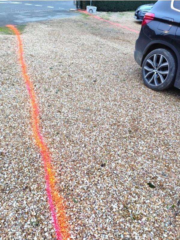 Commerce à TREMBLAY-LES-VILLAGES