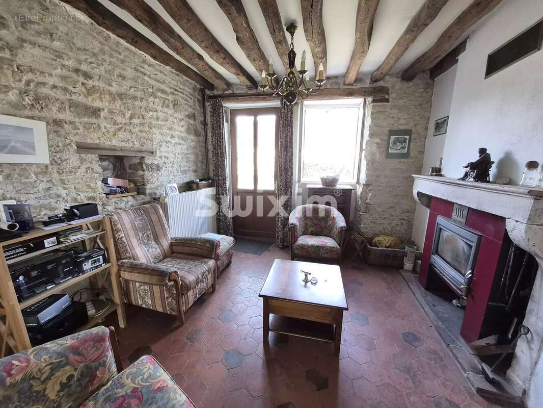 Maison à MONTILLOT