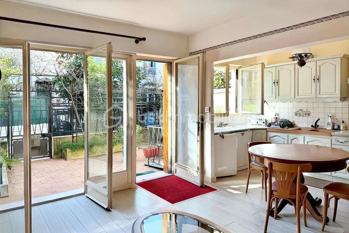 Maison à PARIS-19E
