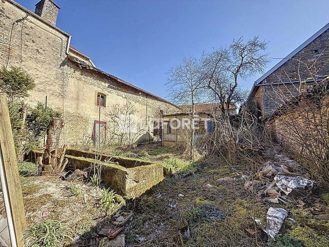 Maison à PREZ-SOUS-LAFAUCHE