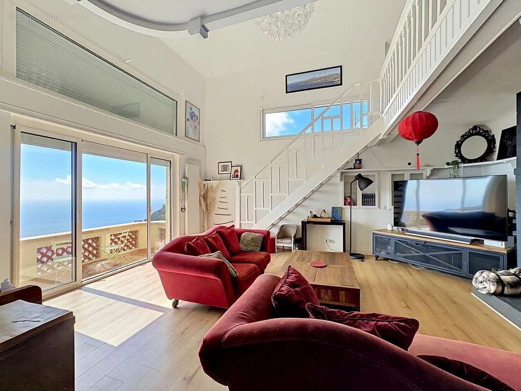 Appartement à LA TURBIE