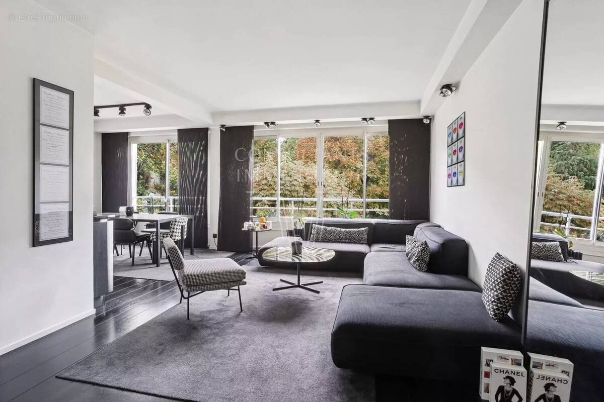 Appartement à NEUILLY-SUR-SEINE