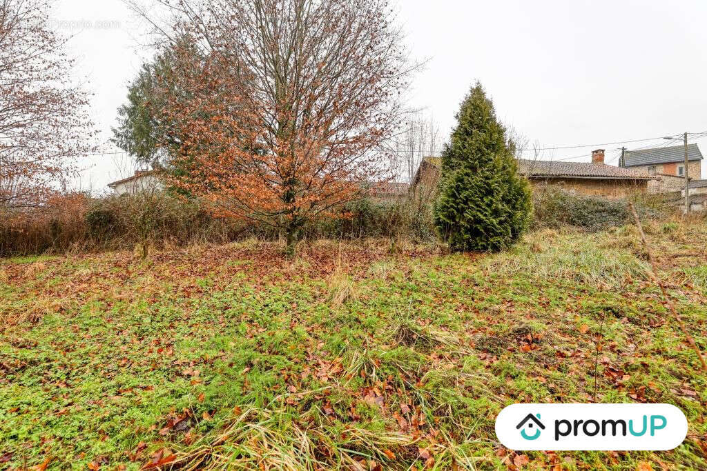 Terrain à PEYRILHAC