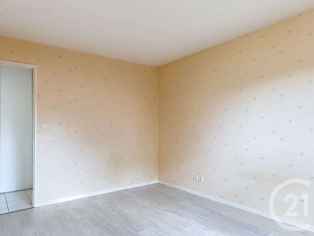 Appartement à VILLENEUVE-SUR-YONNE