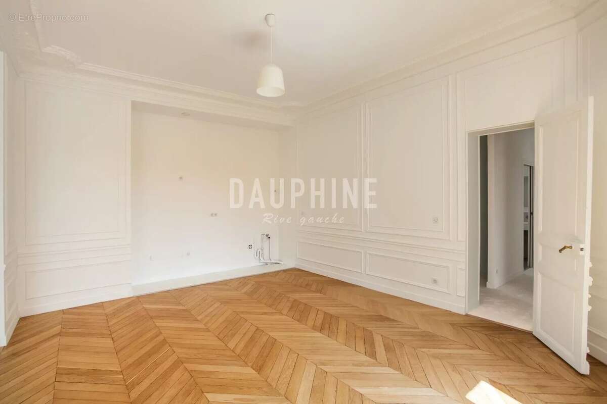 Appartement à PARIS-14E