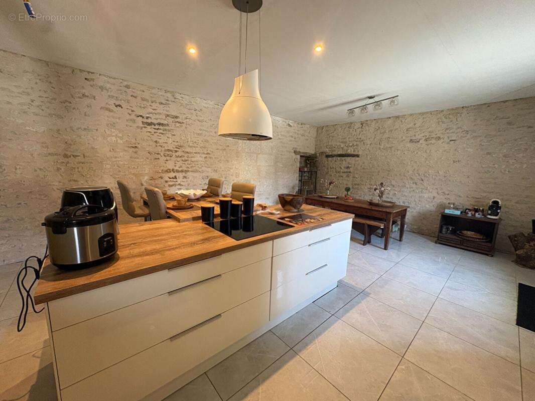 Maison Prahecq 3 pièce(s) 594 m2 - photo 6