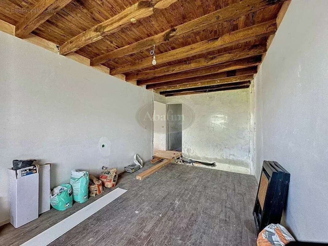 Maison à VILLENEUVE-LECUSSAN