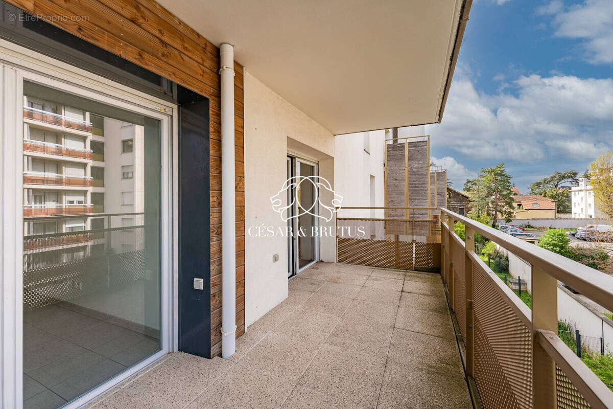 Appartement à LYON-8E