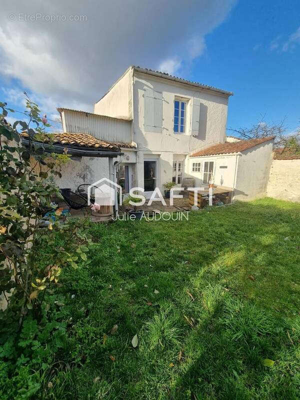 Photo 1 - Maison à SAINT-JEAN-D'ANGELY