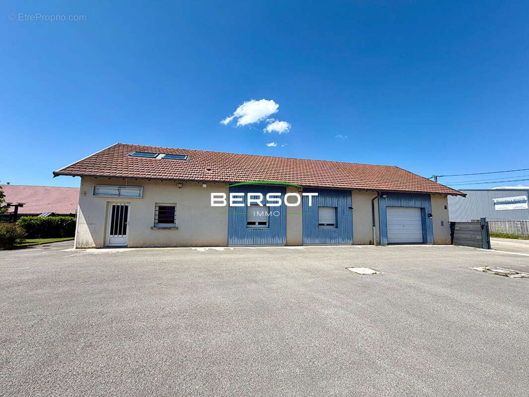 Local commercial 160 m²  Garage  Fort potentiel  Pierrefontaine-les-Varans - photo 11