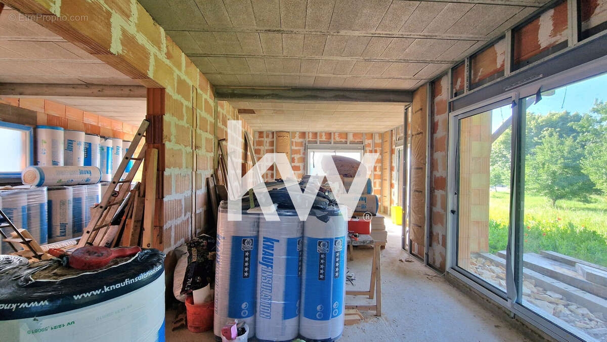 Maison 133 m² à Malans  - photo 6