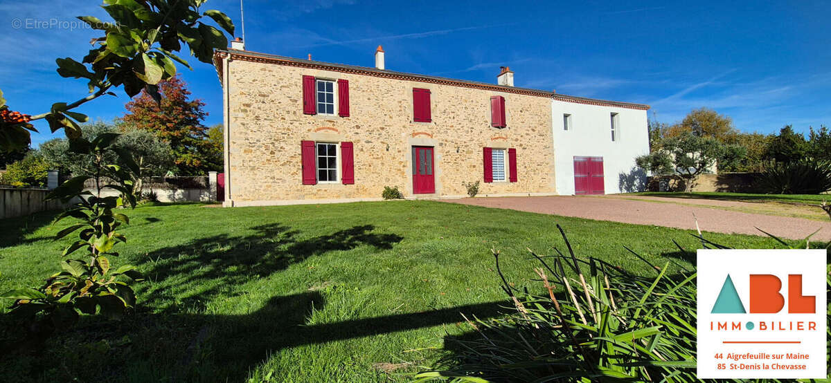 Maison à SAINT-DENIS-LA-CHEVASSE